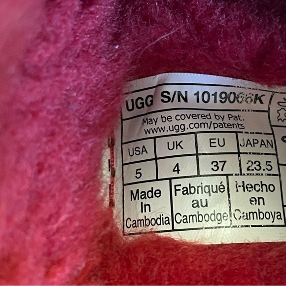 Uggs - size 5 kids (7 Womans) - Picture 13 of 15